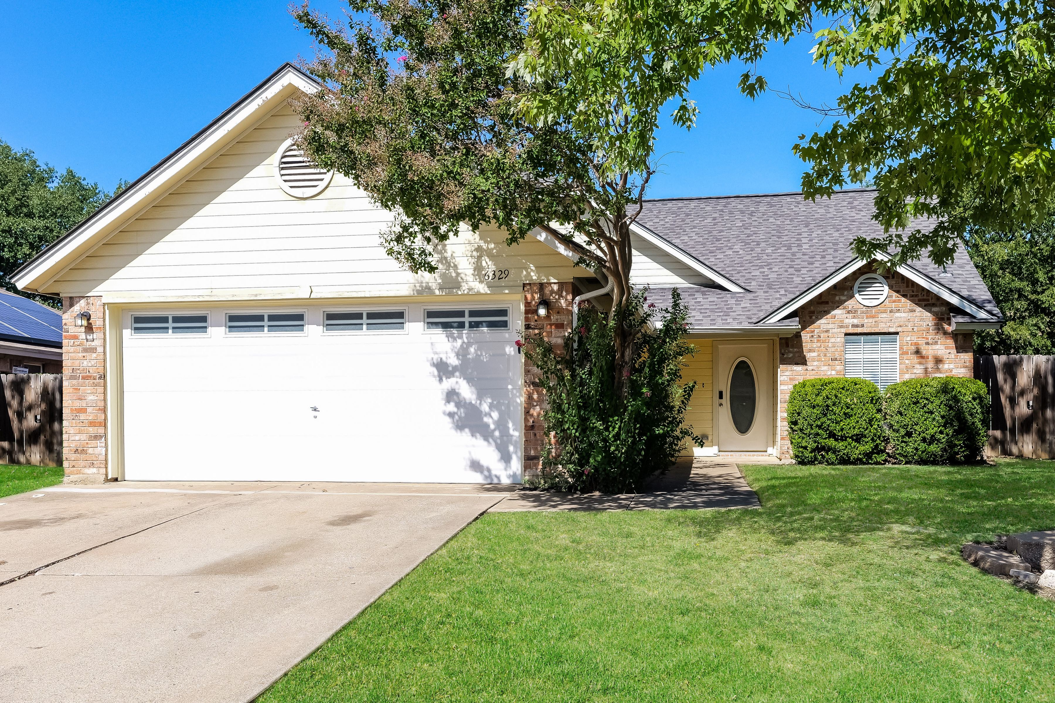 6329 North Park Dr Watauga, TX 76148